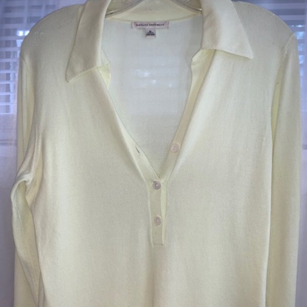 Banana Republic Light Knit Top Size M